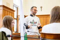 22.07.2025 Spotkanie z młodzieżą przed wyjazdem na pielgrzymkę do Rzymu - fot. Szymon Zdziebło / www.tarantoga.pl