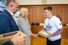 22.07.2025 Spotkanie z młodzieżą przed wyjazdem na pielgrzymkę do Rzymu - fot. Szymon Zdziebło / www.tarantoga.pl