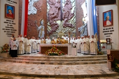 NOWI MĘCZENNICY75