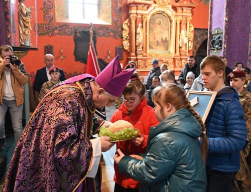 Bp Krzysztof Włodarczyk: Bóg patrzy na świat oczami osób z zespołem Downa