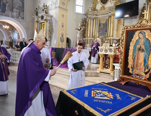 Poświęcenie sztandaru Rycerzy Kolumba i odnowionego feretronu Matki Bożej