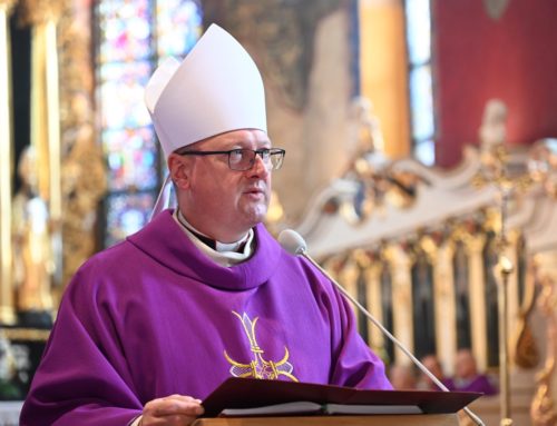 „Czy jestem człowiekiem wiary w życie wieczne?” – w Bydgoszczy pamiętano o zmarłych kapłanach