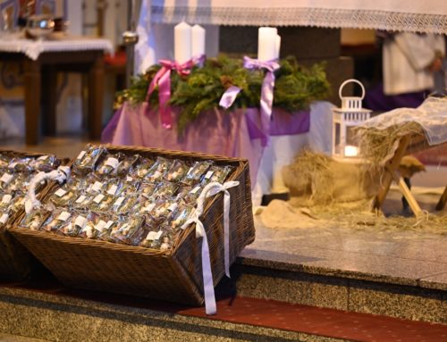 „Bydgoskie Bambinelli” – zwyczaj święcenia figurek Dzieciątka Jezus