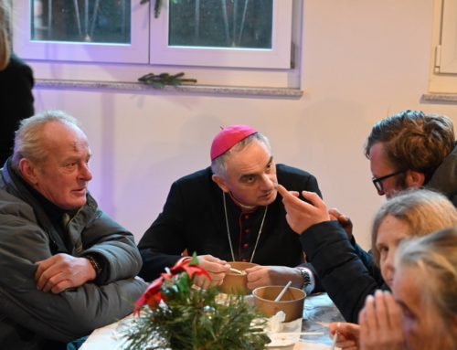 „W końcu Bóg się rodzi i trzeba się cieszyć” – wigilia w jezuickim oratorium