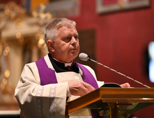 „Najpierw uczniowie, potem misjonarze” – Nieszpory Adwentowe w bydgoskiej katedrze