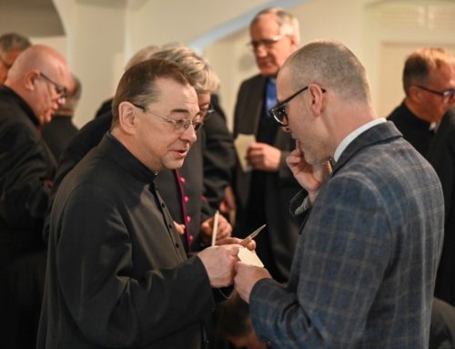 Bp Krzysztof Włodarczyk: trzeba podnieść oczy, by zobaczyć gwiazdę nad Betlejem