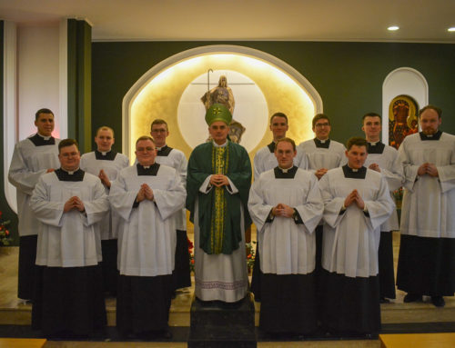 Bp Krzysztof Włodarczyk udzielił posługi lektoratu jedenastu alumnom ASD w Poznaniu