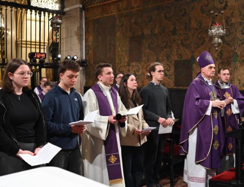 Bp Krzysztof Włodarczyk do maturzystów: na modlitwie Bóg nas „lajkuje”