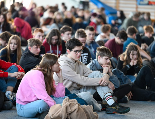 „Nie scrolluj, żyj!” – młodzi w Bydgoszczy odkrywali wiarę poza ekranem