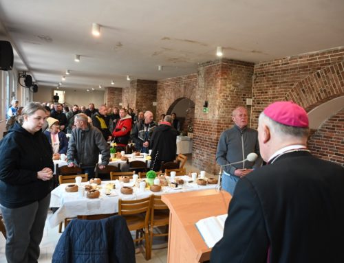 Śniadanie wielkanocne w jezuickim oratorium