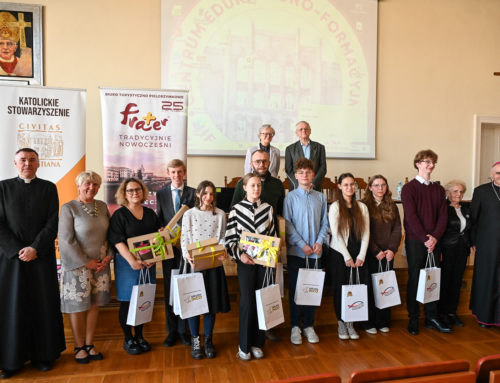 Uczniowie z trzech bydgoskich liceów nie do pokonania w Ogólnopolskim Konkursie Wiedzy Biblijnej