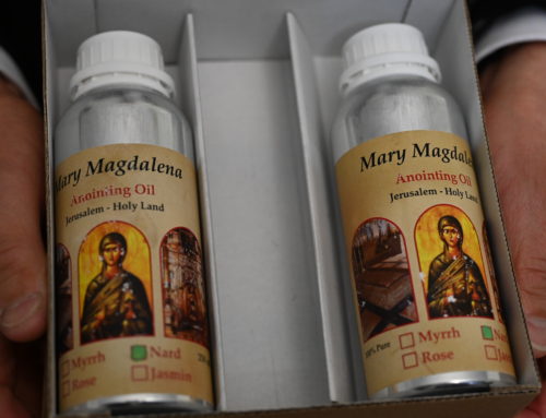 Olejek nardowy darem Zakonu Rycerskiego Świętego Grobu w Jerozolimie