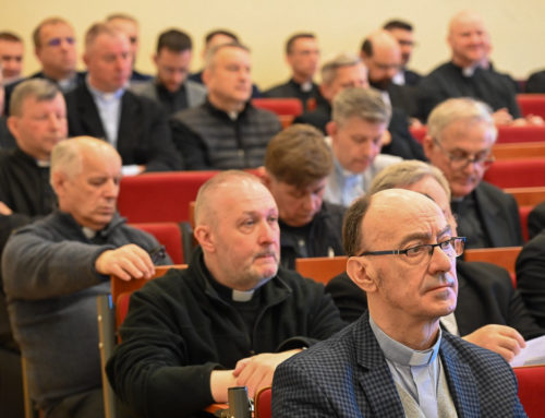 Proboszczowie o synodzie, prawnych i cyfrowych wyzwaniach Kościoła