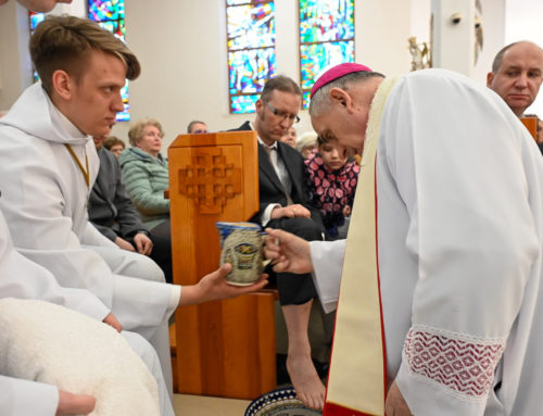 Bp Krzysztof Włodarczyk: codziennie mogę wspinać się na szczyt, jakim jest Eucharystia