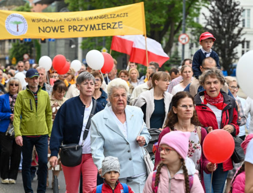 „Czas obronić małżeństwo” – tysiące uczestników na Marszu dla Życia i Rodziny