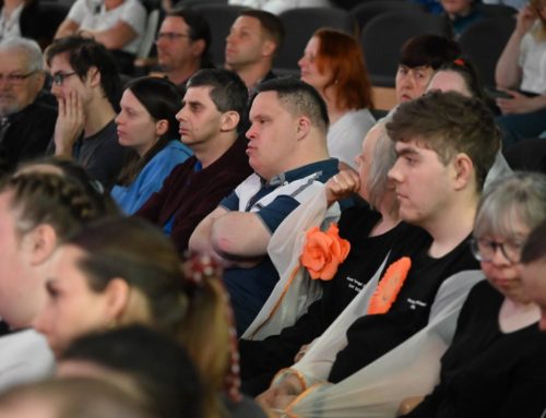 „To codzienna wspinaczka na górę” – Dzień Godności Osób Niepełnosprawnych