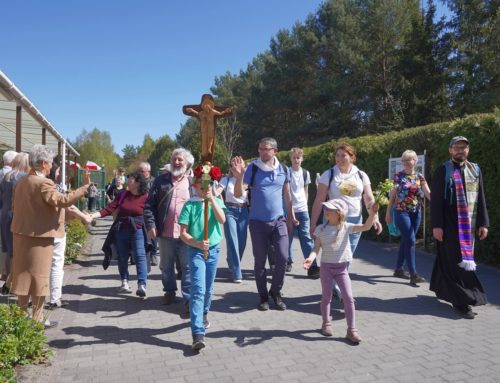 „Maryjo, poślij mnie” – ponad stu pielgrzymów przeszło z bydgoskiej katedry na Piaski