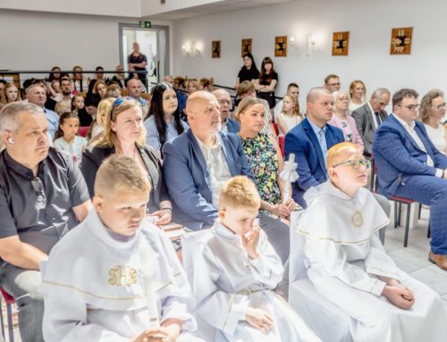 „Wzrokiem serca zobaczyli Jezusa” – I Komunia św. niewidomych i słabowidzących w Bydgoszczy