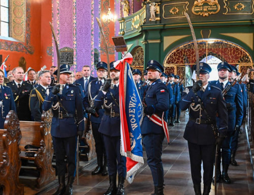 „Świętowanie rodzi wspólnotę” – policjanci modlili się za ojczyznę i swoją służbę