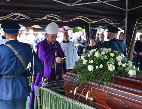„Ostatnia droga kapłana o dobrym sercu” – Bydgoszcz pożegnała ks. infułata Stanisława Kotowskiego