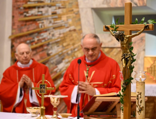 Bp Włodarczyk: pod krzyżem składam wszystkie moje nieprawości