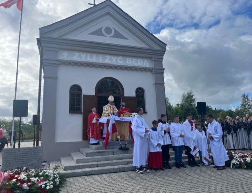 Bp Krzysztof Włodarczyk w Karolewie: pamięć o ofiarach jest także budowaniem tożsamości