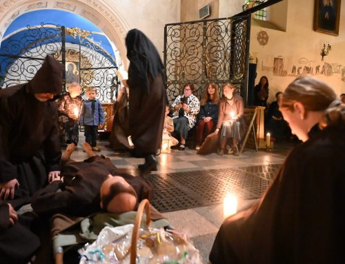 „Budujcie mosty tam, gdzie świat wznosi granice” – 800 lat po śmierci św. Franciszka