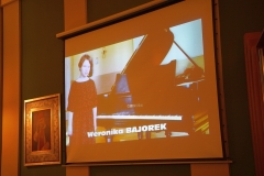 BIAŁA LASKA30
