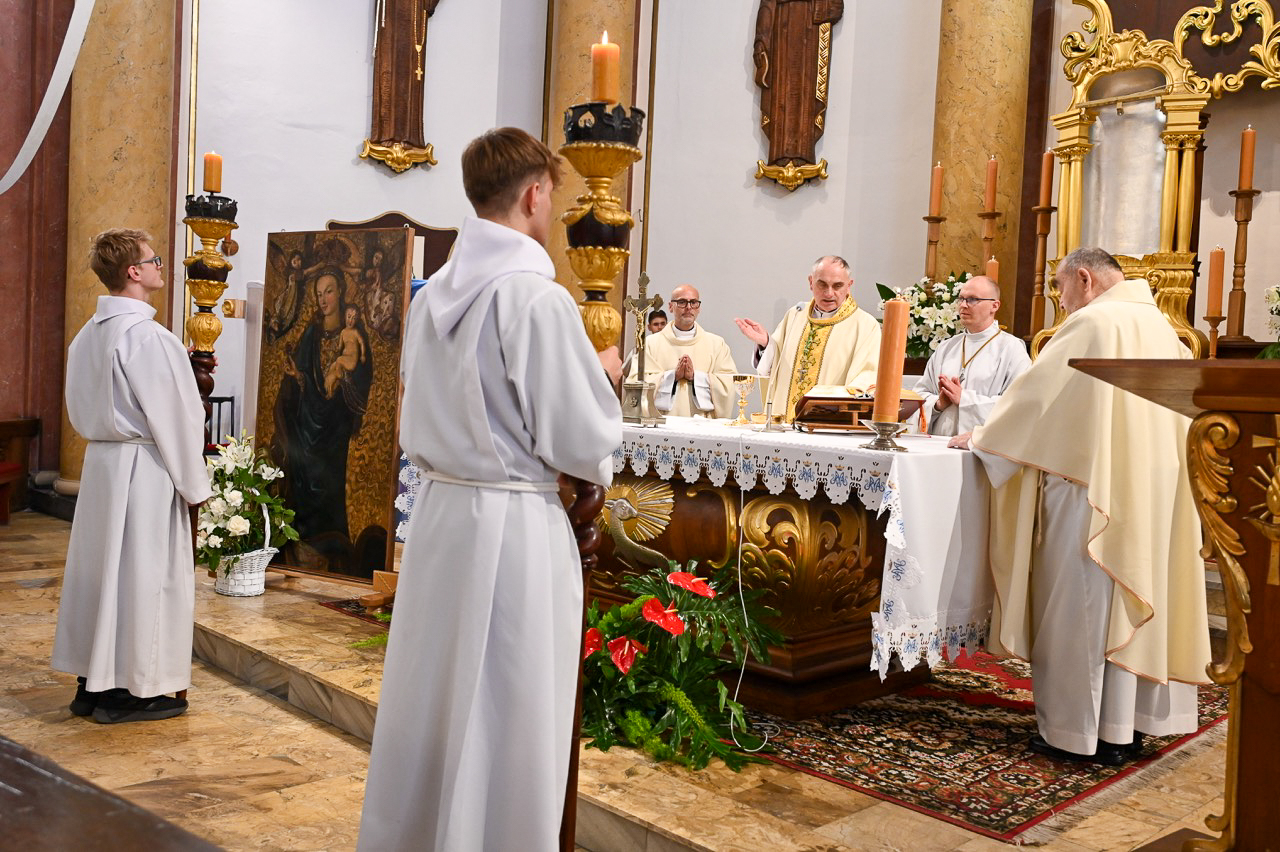 „Nie spuśćcie głów” – dziękczynienie za koronację Matki Bożej Pięknej Miłości