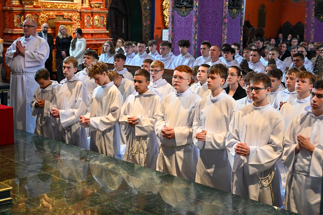 Bp Krzysztof Włodarczyk do członków młodszej służby liturgicznej: Eucharystia nie może być dla nas jedynie zbiorem gestów, funkcji i obowiązków