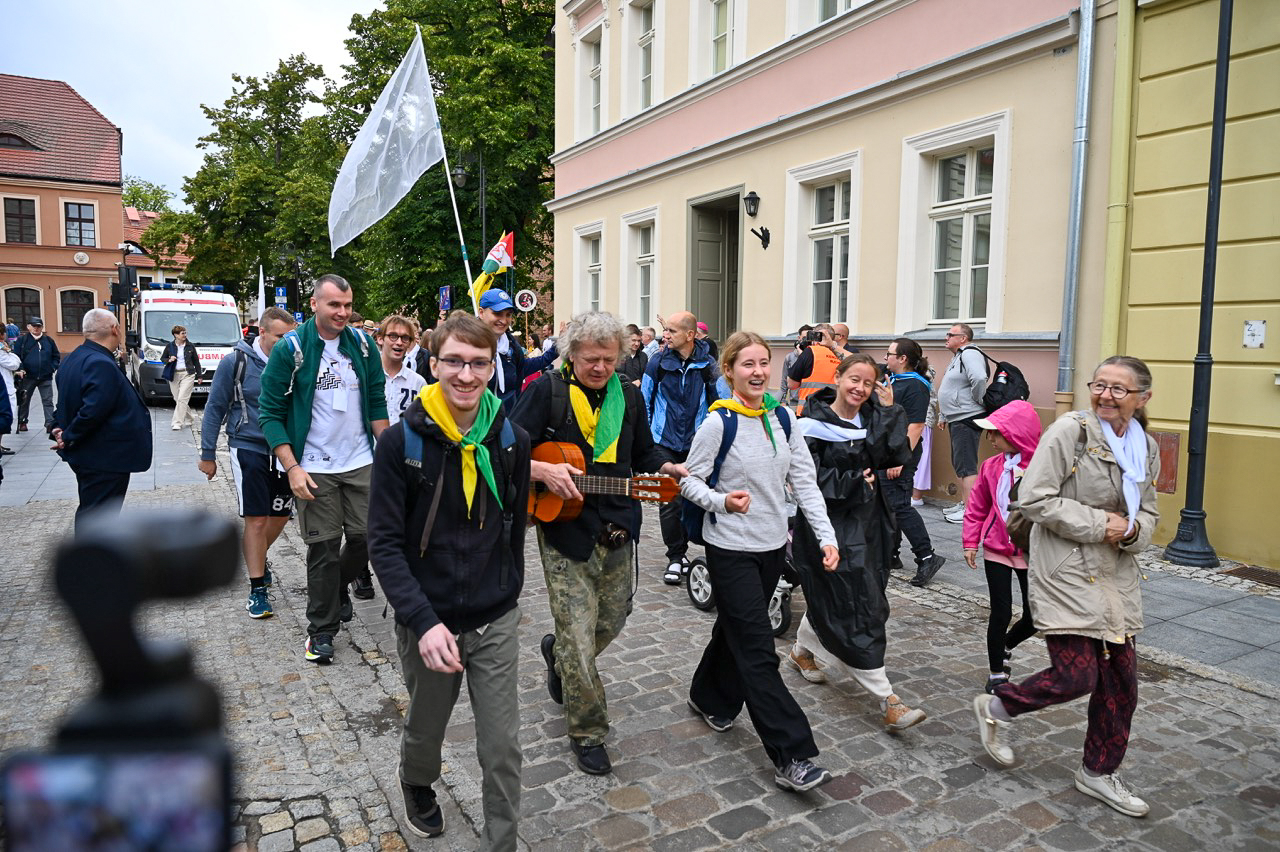 Prawie pół tysiąca pątników wyruszyło z Bydgoszczy na Jasną Górę